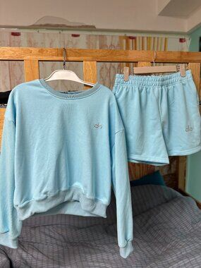 ALO Blue Top & Shorts M